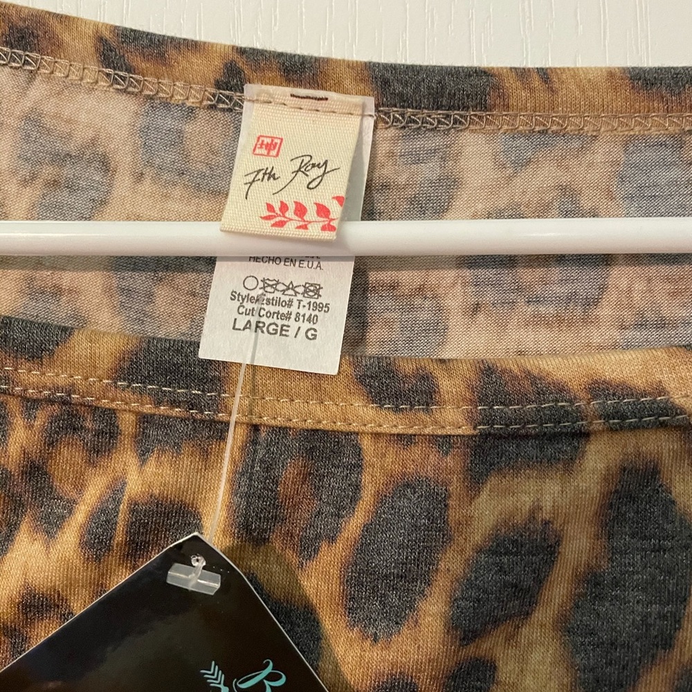 Leopard Top - Picture 2 of 2